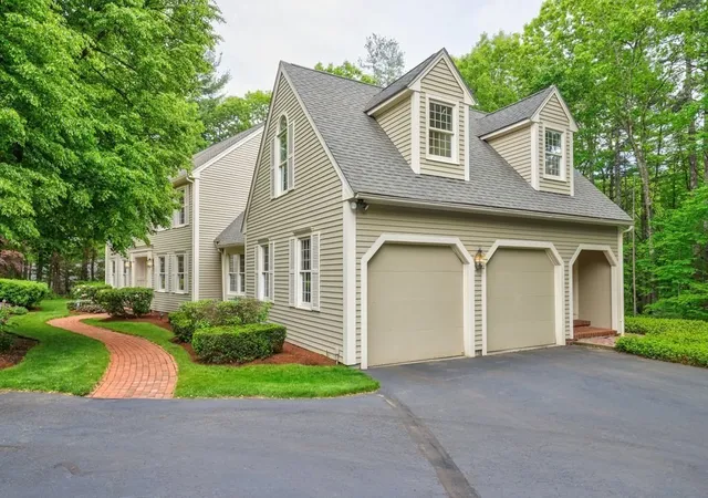Homes for sale in Holden, MA | 7 Village Green Lane, Holden, MA 01520 | MLS# 73527873