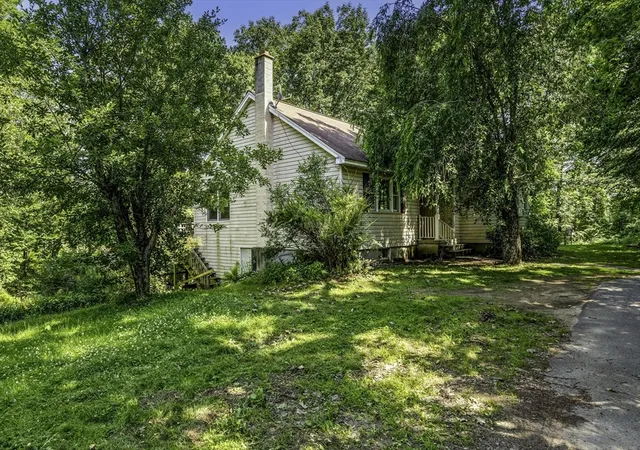 Photo 4 of Sale Pending at 800 Town Farm Rd, Warren, MA 01083 | MLS# 73544888 | Listing updated on 2026-08-25