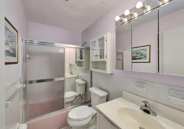 image of 3 Birchwood Pt, Amesbury, MA 01913
