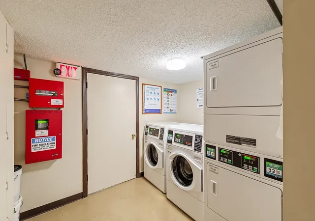 image of 3 Birchwood Pt, Amesbury, MA 01913