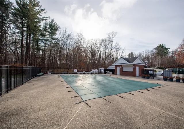 2nd image of 3 Birchwood Pt, Amesbury, MA 01913