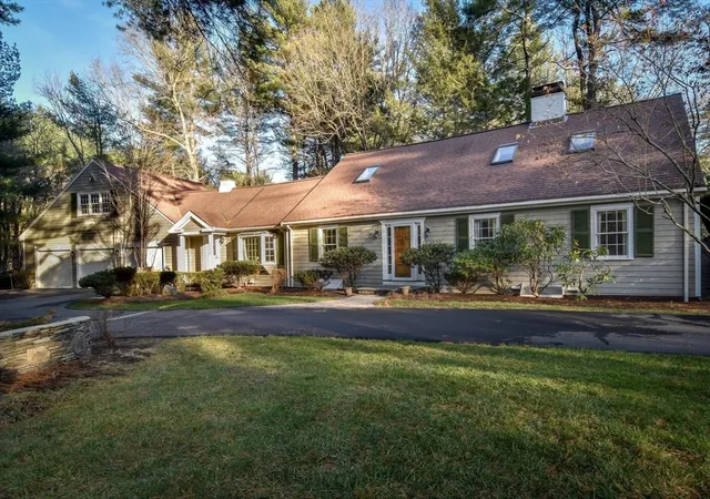 1st image of 9 Buttercup Ln, Dover, MA 02030 | MLS# 73557790