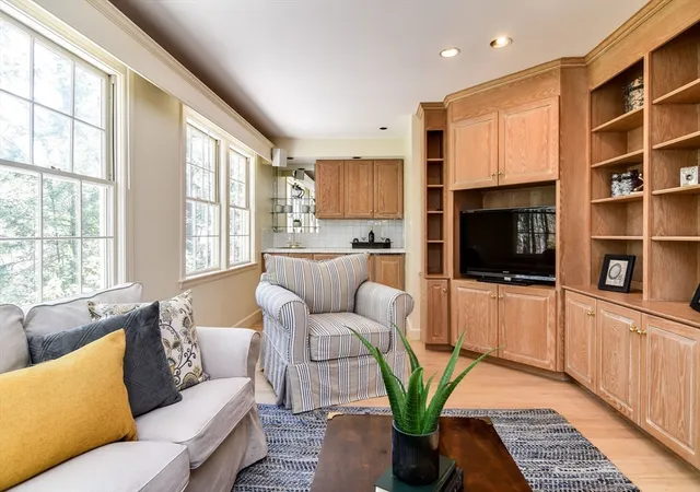 2nd image of 9 Buttercup Ln, Dover, MA 02030 | MLS# 73557790