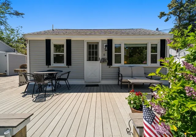Homes for sale in Dennis, MA | 253 Shad Hole Rd, Dennis, MA 02639