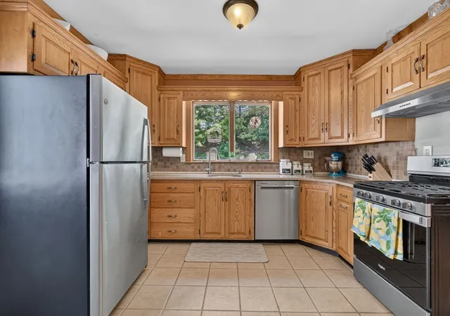 Photo 3 of Sale Pending at 204 Parkview Ave, Lowell, MA 01852 | MLS# 73559872 | Listing updated on 2026-09-02