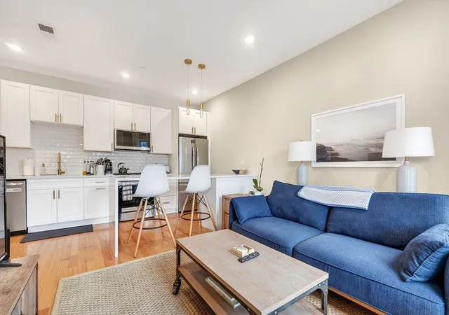 3rd image of 35 Somerset Ave #3, Winthrop, MA 02152 | MLS# 73504907