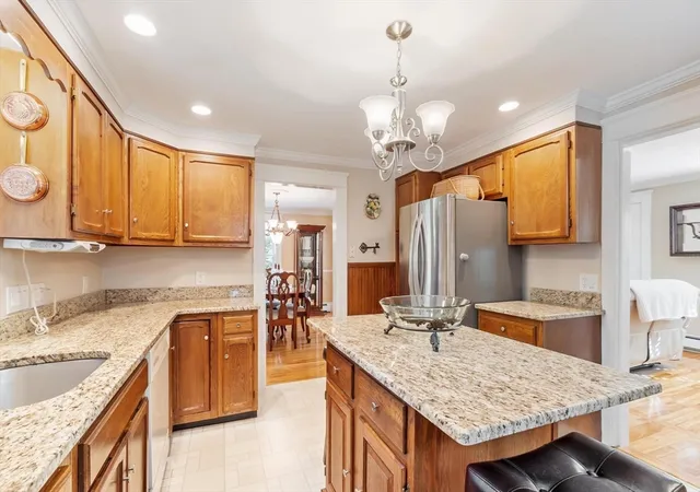 5th image of 29 South St, Shrewsbury, MA 01545 | MLS# 73537486