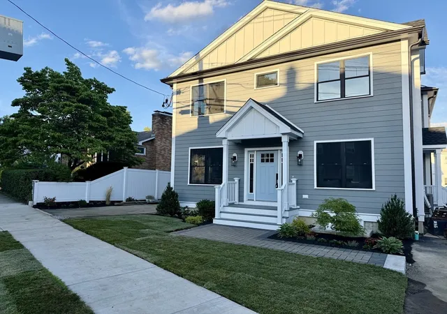 3rd image of 199 Lexington St, Watertown, MA 02128