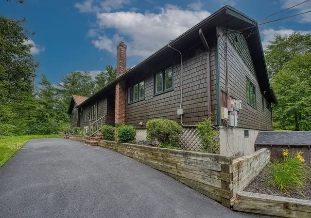 3rd image of 131 Wampum St, Wrentham, MA 02093 | MLS# 73567664