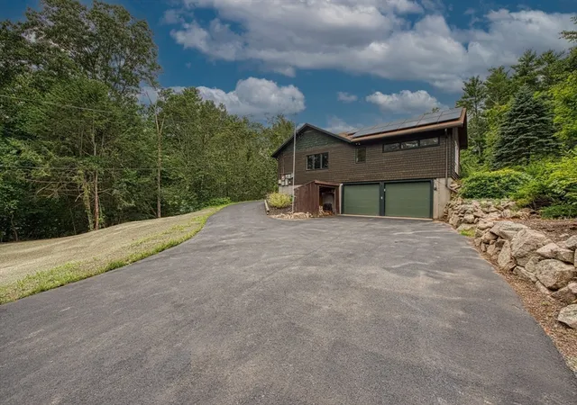 4th image of 131 Wampum St, Wrentham, MA 02093 | MLS# 73567664