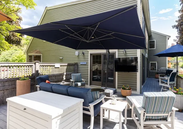 35th image of 50 Hope St, Mansfield, MA 02048 | MLS# 73527244