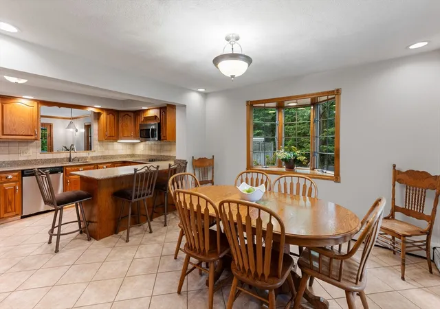 4th image of 50 Hope St, Mansfield, MA 02048 | MLS# 73527244