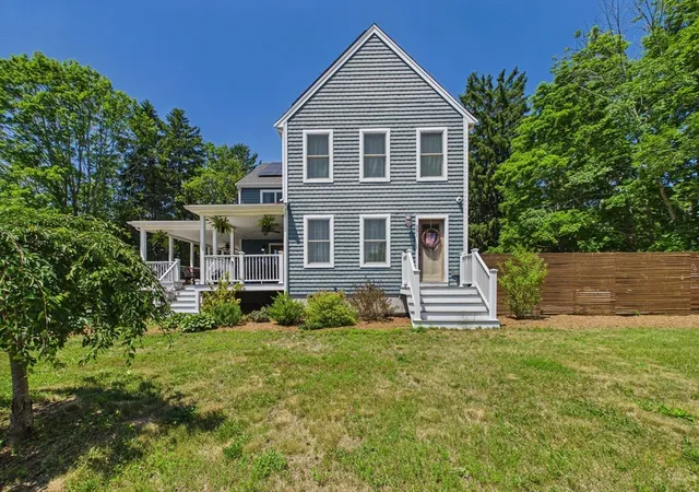 1st image of 351 County Rd, Rochester, MA 02770 | MLS# 73545925
