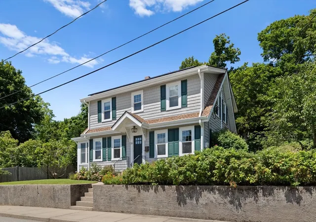 Photo 2 of Single family home for sale at 25 Bay View Ave, Plymouth, MA 02360 | MLS# 73561912 | Listing updated on 2026-09-08