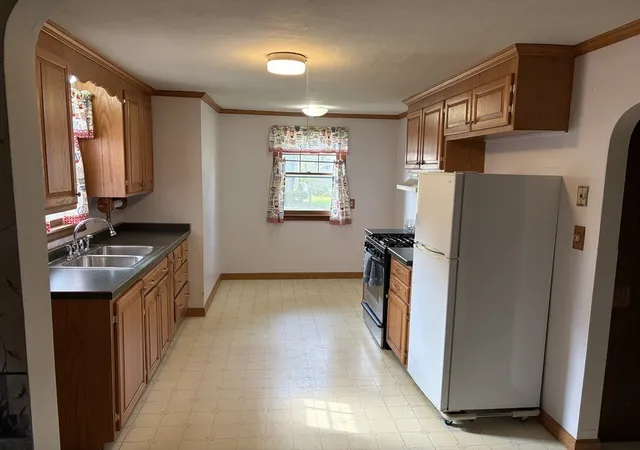 3rd image of 84 Clairmont Ave, Chicopee, MA 01013 | MLS# 73553309