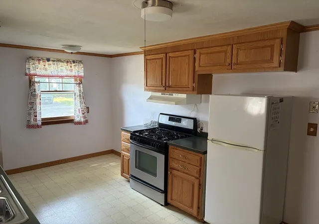4th image of 84 Clairmont Ave, Chicopee, MA 01013 | MLS# 73553309