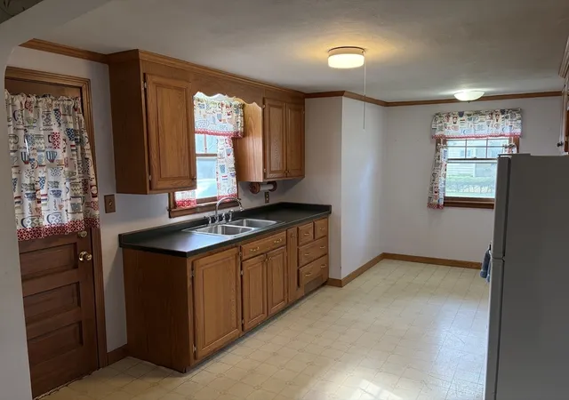 5th image of 84 Clairmont Ave, Chicopee, MA 01013 | MLS# 73553309