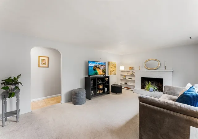 3rd image of 65 Janet Cir, Shrewsbury, MA 01545 | MLS# 73540915