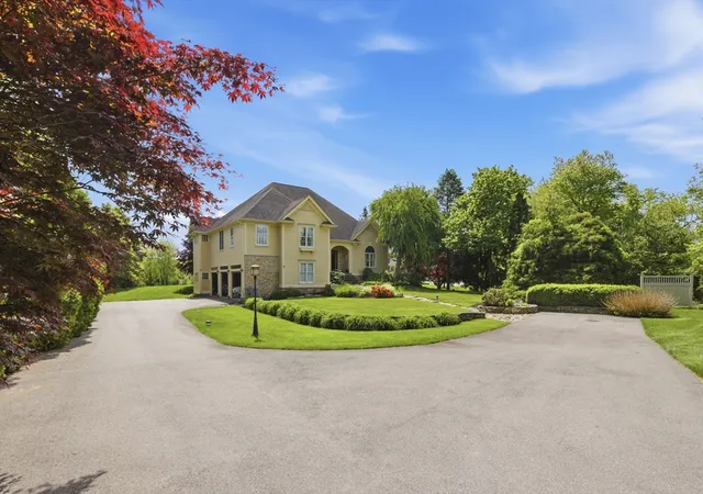 3rd image of 3 Sandpiper Dr, Westport, MA 02790 | MLS# 73543263