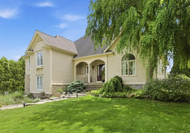 5th image of 3 Sandpiper Dr, Westport, MA 02790 | MLS# 73543263