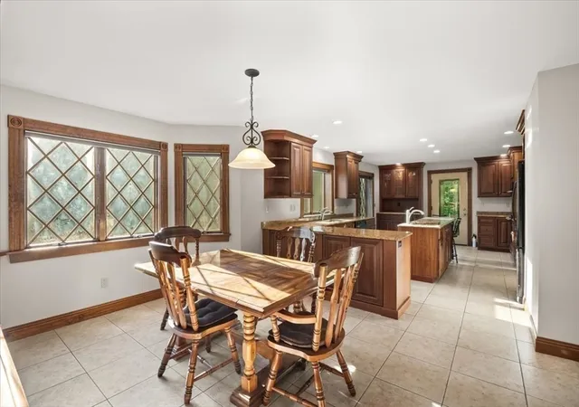 4th image of 7 Sears Island Dr, Lakeville, MA 02347 | MLS# 73537378