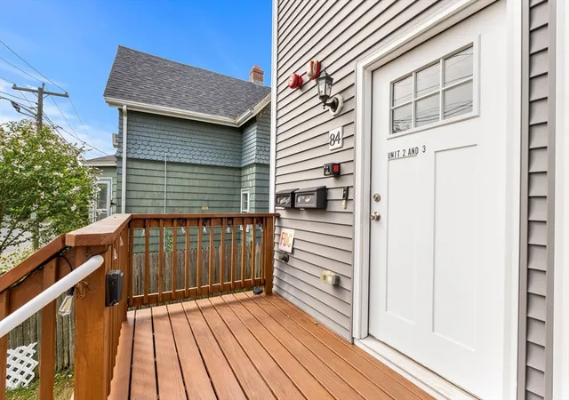 Listing Photo 4 - Condo for sale in building located at 84 Burrill Ave, Lynn, MA 01902 - Unit #3