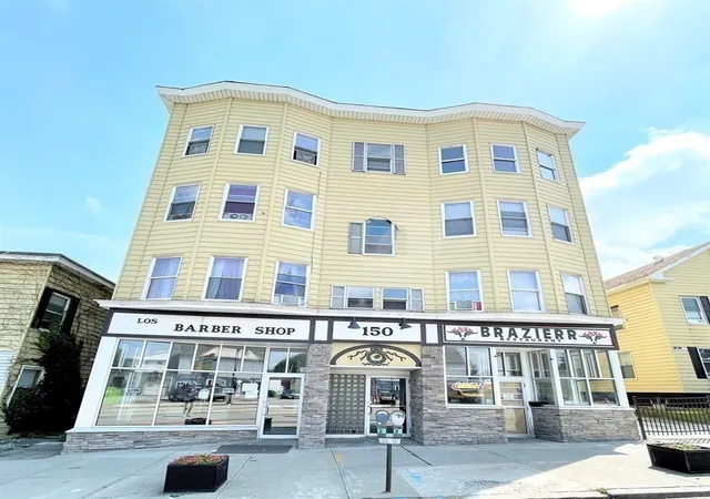 3rd image of 146 -152 Chandler, Worcester, MA 01609 | MLS# 73305505