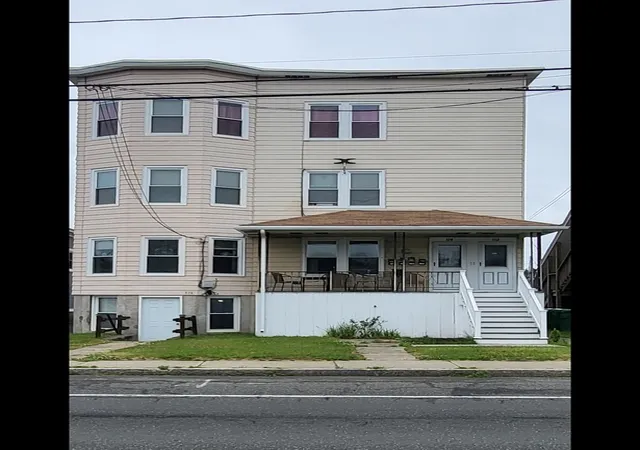 1st image of 514 Grattan St, Chicopee, MA 01020 | MLS# 73538624