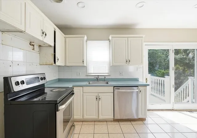 5th image of 55 Vfw Dr, Rockland, MA 02370 | MLS# 73563236
