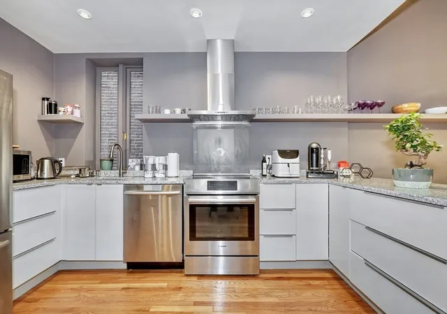 5th image of 70 Clarendon St #A, Boston, MA 02116 | MLS# 73557211