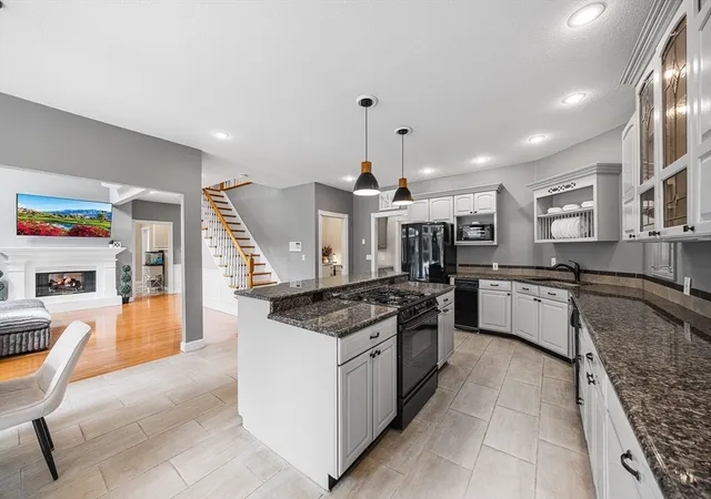 Photo 4 of Sale Pending at 4 Iroquois Ln, Wilbraham, MA 01095 | MLS# 73567446 | Listing updated on 2026-09-16