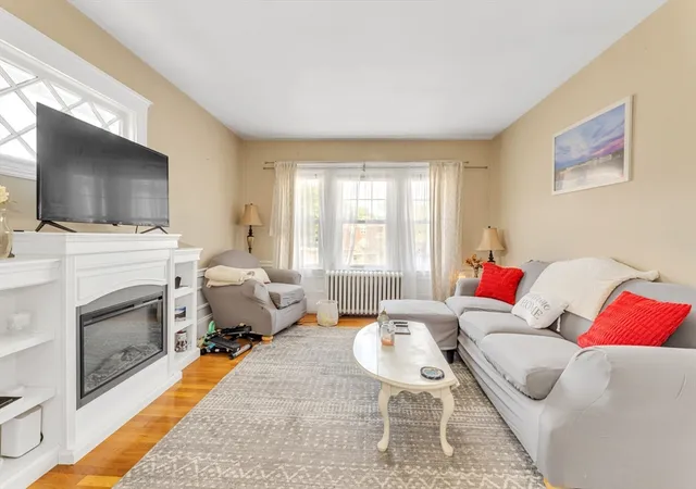 2nd image of 21 Bradwood St, Roslindale, MA 02131 | MLS# 73559617