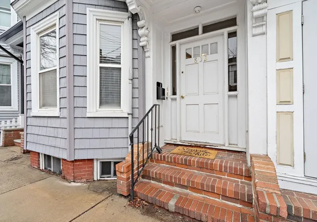 2nd image of 802 E 3Rd St, South Boston, MA 02127