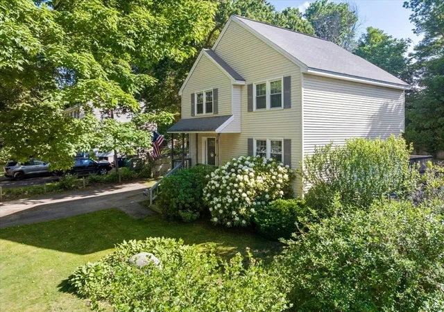 3rd image of 22 Canterbury St, Billerica, MA 01821 | MLS# 73537409