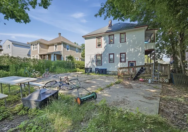 Listing Photo 2 - Condo for sale in building located at 15-17 Alden Ave, Pittsfield, MA 01201