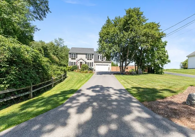 2nd image of 380 N Wheaton Ave, Seekonk, MA 02771 | MLS# 73567433