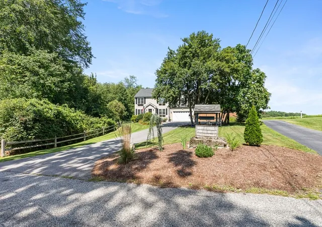 Photo 3 of Sale Pending at 380 N Wheaton Ave, Seekonk, MA 02771 | MLS# 73567433 | Listing updated on 2026-09-16