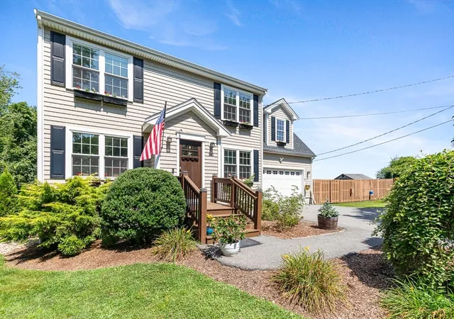 Photo 3 of Sale Pending at 380 N Wheaton Ave, Seekonk, MA 02771 | MLS# 73567433 | Listing updated on 2026-09-16