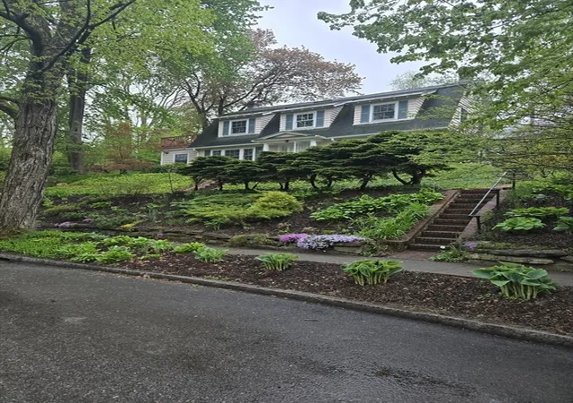 Photo 3 of Single family home for sale at 8 Montvale, Worcester, MA 01609 | MLS# 73514681 | Listing updated on 2026-07-29