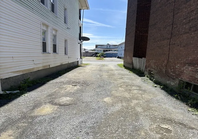 Listing Photo 4 - Condo for sale in building located at 32 Nassau St, Chicopee, MA 01013
