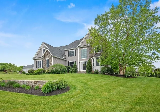 Homes for sale in Wrentham, MA | 14 Amber Dr, Wrentham, MA 02093 | MLS# 73524112