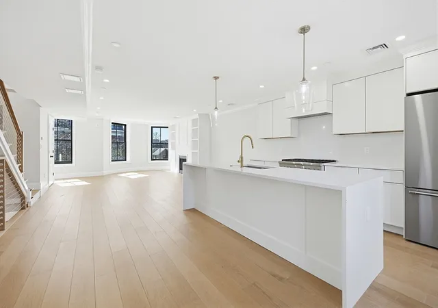 Photo 2 of Sale Pending at 667 Tremont #PH, Boston, MA 02118 | MLS# 73545691 | Listing updated on 2026-09-22