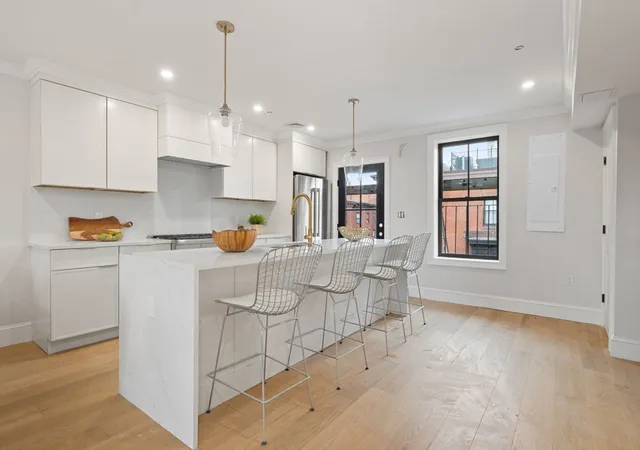 Photo 3 of Sale Pending at 667 Tremont #PH, Boston, MA 02118 | MLS# 73545691 | Listing updated on 2026-09-22