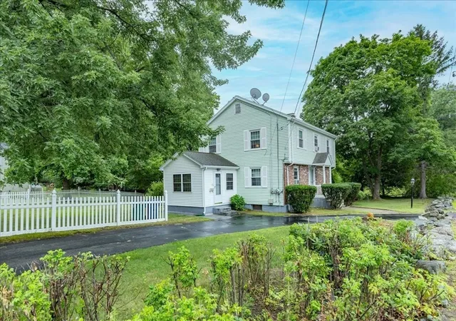 Photo 3 of Single family home for sale at 54 River St, Billerica, MA 01821 | MLS# 73558995 | Listing updated on 2026-09-13