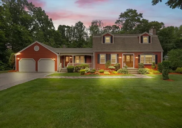 2nd image of 195 Colonial Dr, Somerset, MA 02726 | MLS# 73553797