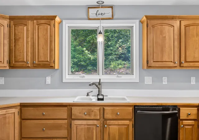 Photo 3 of Sale Pending at 170 Queen Lake Rd, Phillipston, MA 01331 | MLS# 73563257 | Listing updated on 2026-09-29