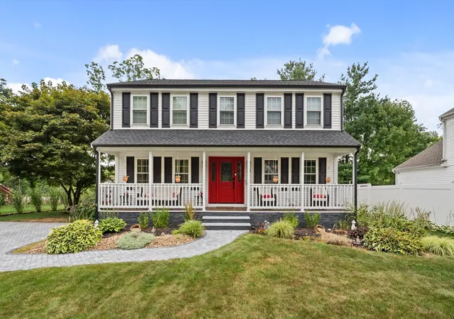 Photo 3 of Single family home for sale at 31 Lauren Way, Lowell, MA 01854 | MLS# 73562061 | Listing updated on 2026-09-10