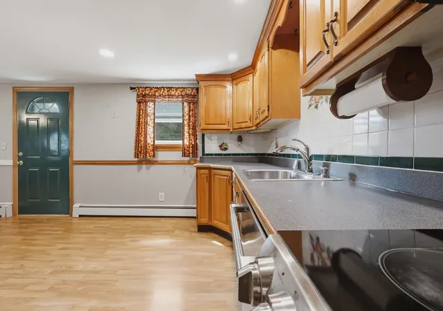 Photo 4 of Sale Pending at 109 Greenwood Pl, Gardner, MA 01440 | MLS# 73563214 | Listing updated on 2026-09-01