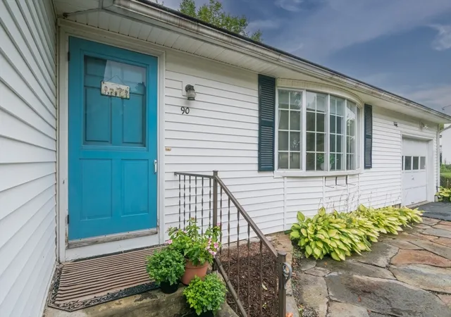 4th image of 90 Columbia Dr, Amherst, MA 01002 | MLS# 73565534