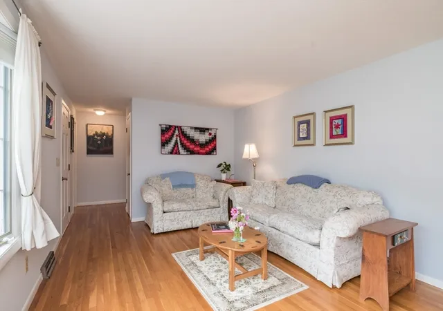 5th image of 90 Columbia Dr, Amherst, MA 01002 | MLS# 73565534